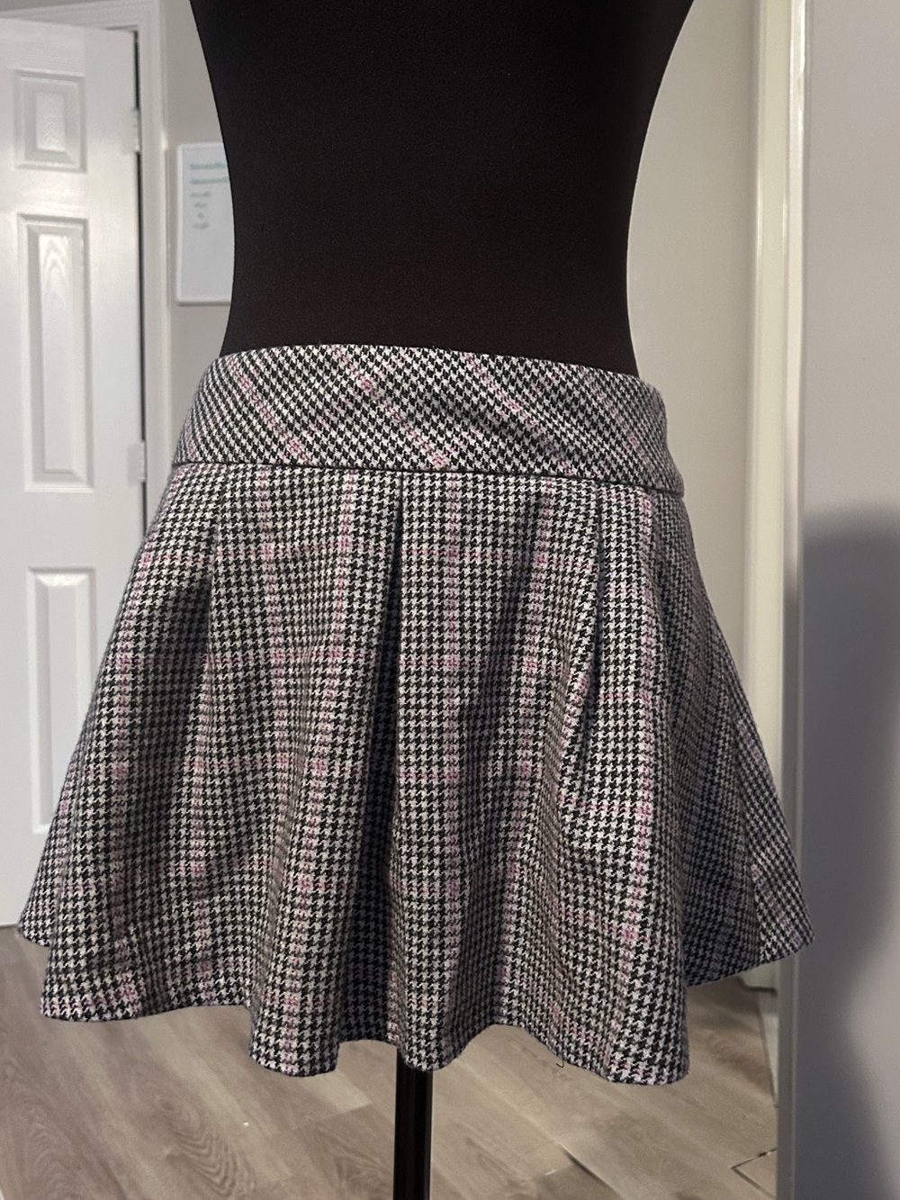 Express Design Studio Houndstooth Plaid Skater Mini Skirt Pink Gray Size 0 Y2K